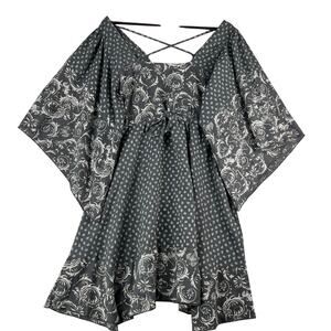 Selfie Couture by Trendology Women's Kaftan Gray with Print Top - Size L